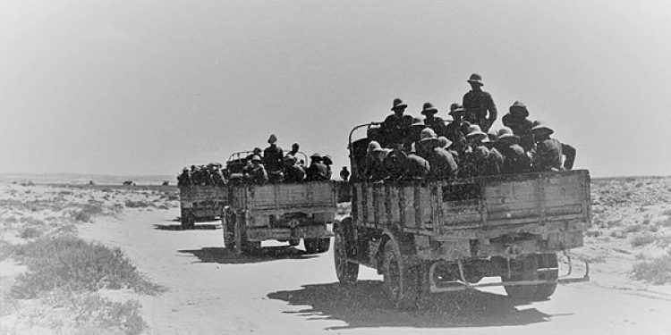 Soldati italiani nel deserto libico (Foto dal web)