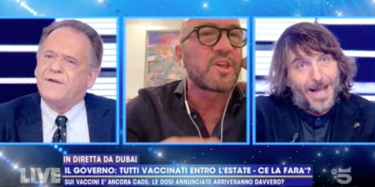 Alessandro Cecchi Paone contro Walter Zenga a Live Non è la D'Urso