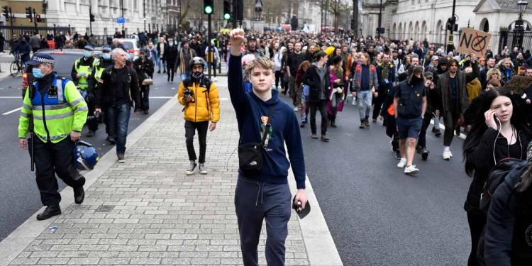 Proteste anti-Covid a Londra