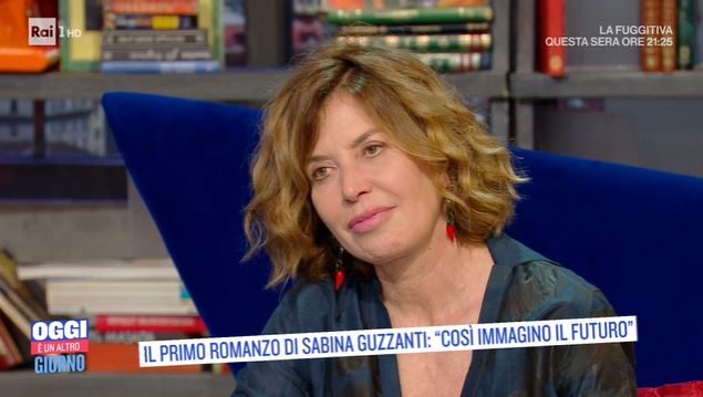 Sabina Guzzanti, sorella di Corrado, a "Oggi è un altro gjorno"