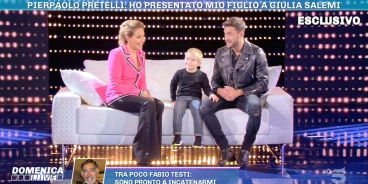 Pierpaolo Pretelli e il figlio Leonardo (Domenica Live)