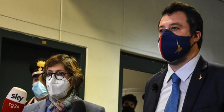 Matteo Salvini con l'avvocato Giulia Bongiorno al processo Open Arms a Palermo