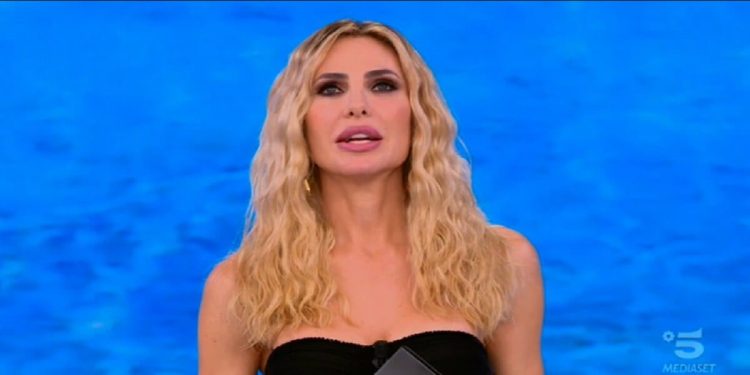 Ilary Blasi, Isola dei Famosi 2021