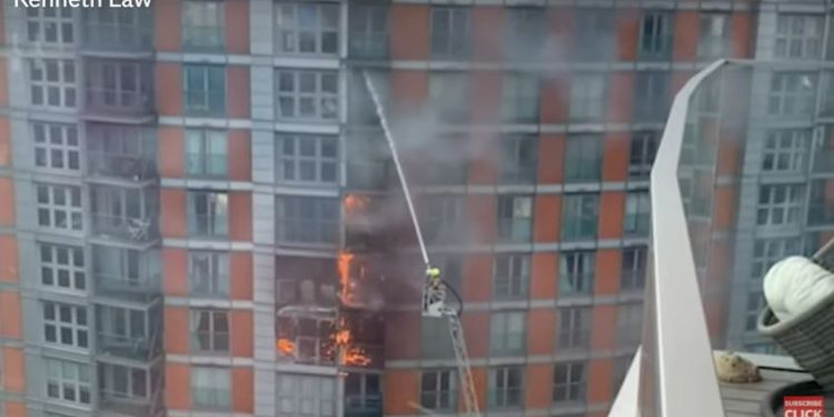 Incendio Londra (Screen Youtube)