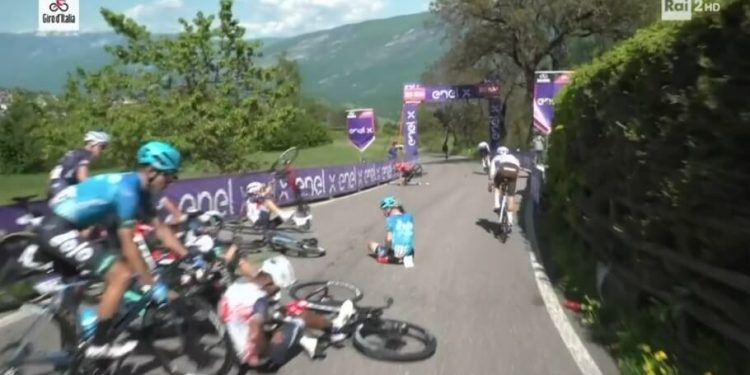 Caduta Nibali ed Evenepoel (Giro d'Italia 2021)