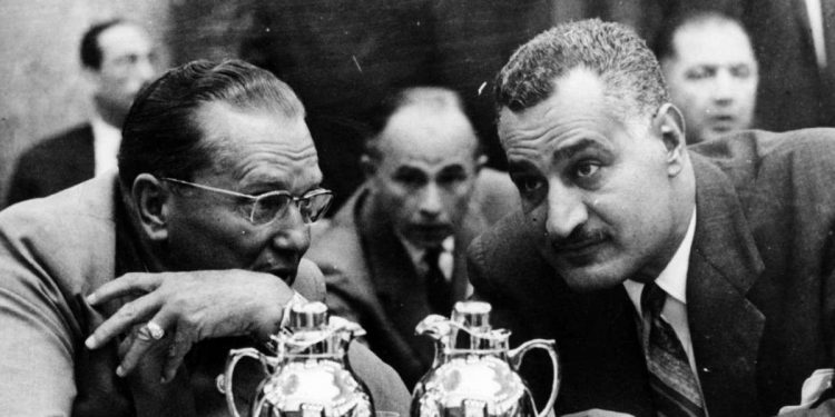 Tito (a sin.) e Nasser nel 1961 (LaPresse)