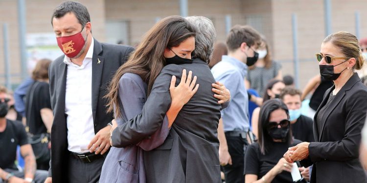 Francesca Verdini e Matteo Salvini ai funerali di Michele Merlo (Foto: LaPresse)