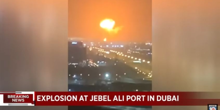 Esplosione nel porto di Dubai (Youtube)