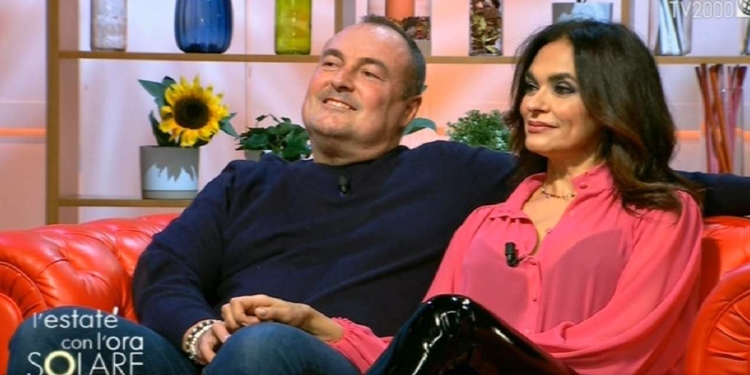 Maria Grazia Cucinotta e Giulio Violati, L'ora solare