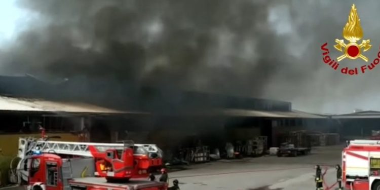 Incendio Urgnano (foto: YouTube)