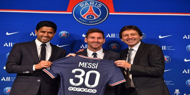 La presentazione di Leo Messi con la nuova maglia del Psg (twitter)