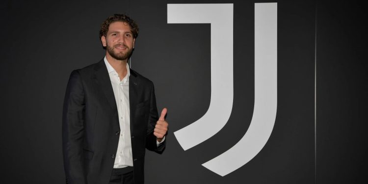 Manuel Locatelli è un nuovo giocatore della Juventus (da Twitter)