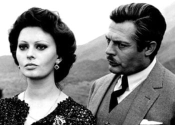 Marcello Mastroianni in compagnia della collega Sophia Loren