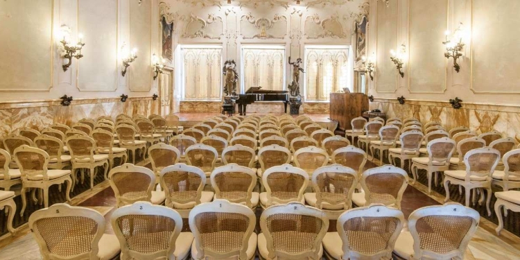 La sala dei concerti dell'Accademia Chigiana