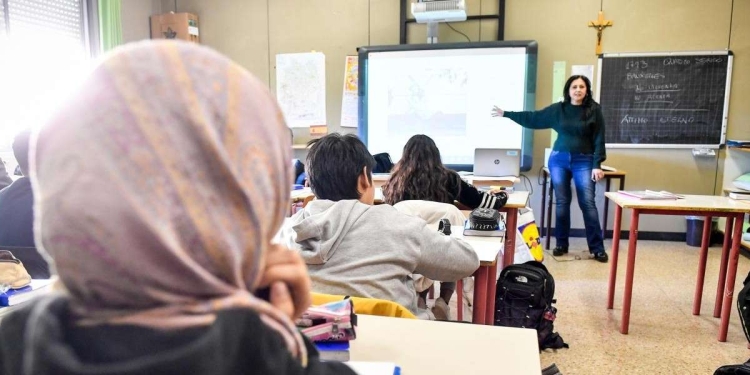 prof licenziata scuola cattolica lesbica