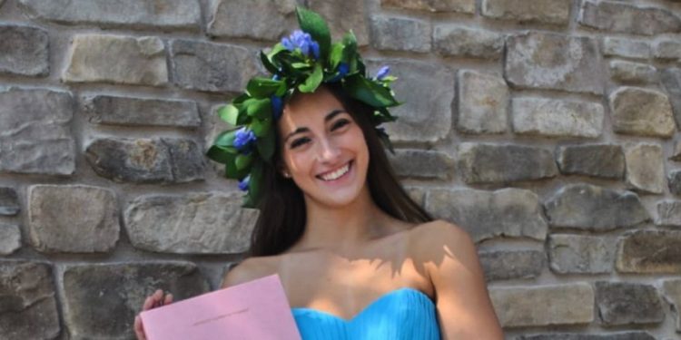 Giulia Terzi con la laurea in Giurisprudenza (Fonte Instagram)