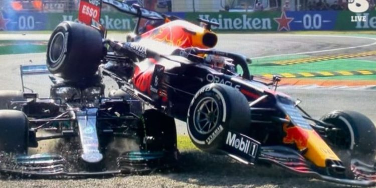 Incidente Hamilton Verstappen (foto: Tv8)