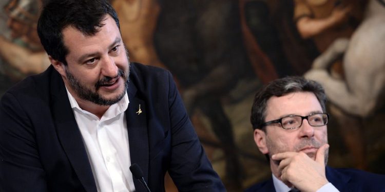 Matteo Salvini con Giancarlo Giorgetti (LaPresse)