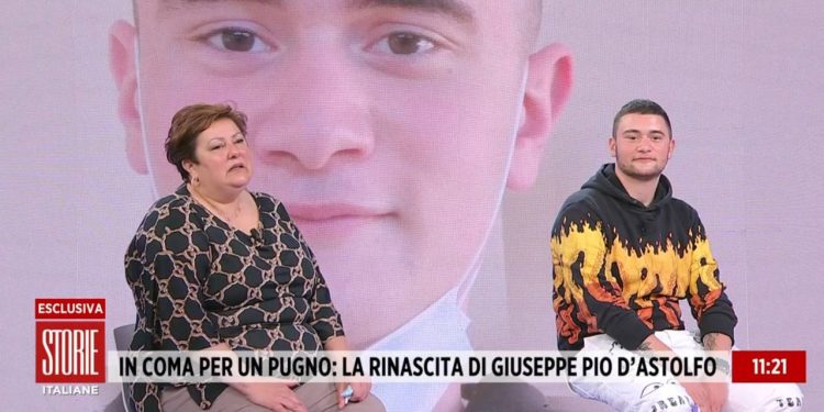 Giuseppe Pio e la mamma Paola (Storie Italiane, 2021)