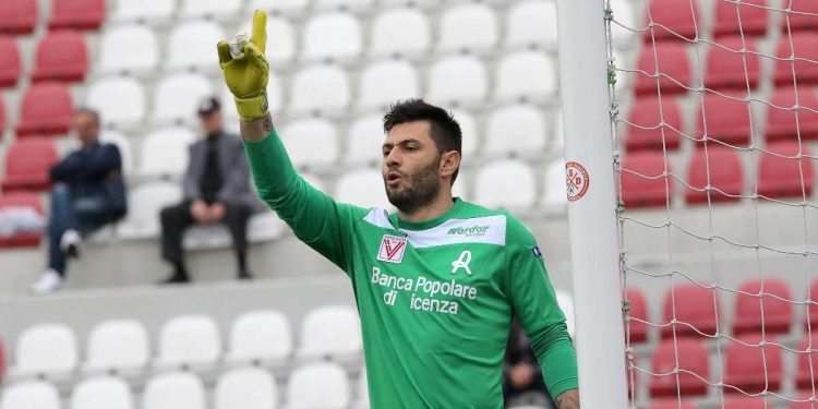 Marco Amelia, qui con la maglia del Vicenza (Foto LaPresse)