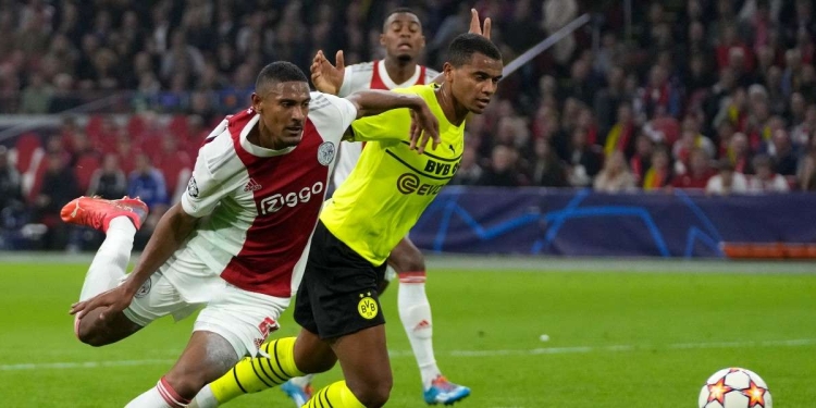 Calciomercato Inter - Piace Akanji del Borussia Dortmund (Foto LaPresse)