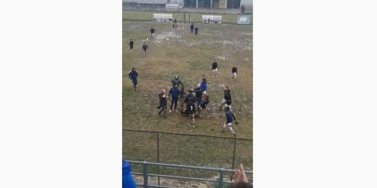 Rissa fra baby calciatori a Torino, screen da Youtube