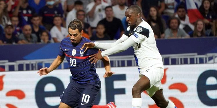 Kairinen vs Ben Yedder (Foto LaPresse)