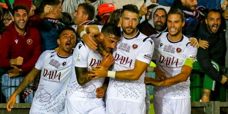 I giocatori della Reggina (Foto LaPresse)