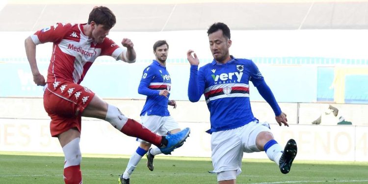 Calciomercato Monza - a sinistra Maya Yoshida (Foto LaPresse)