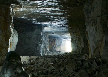 neonata sepolta grotta liguria