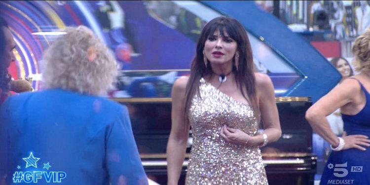 Miriana Trevisan lite con Katia Ricciarelli