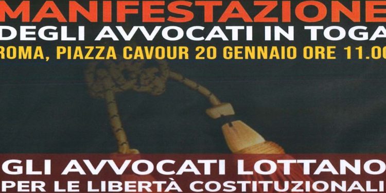 Manifestazione avvocati in toga