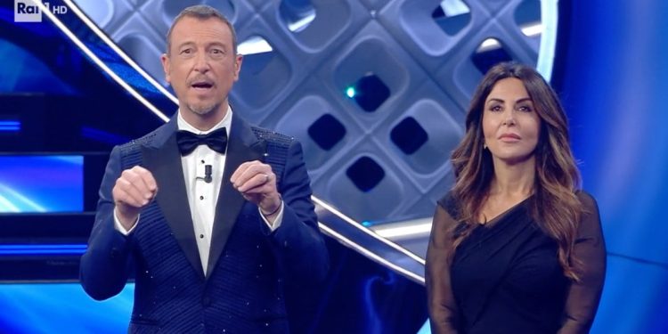 Amadeus e Sabrina Ferilli a Sanremo 2022