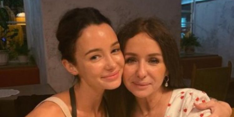 Stefania Seimur e sua madre (foto: Instagram)