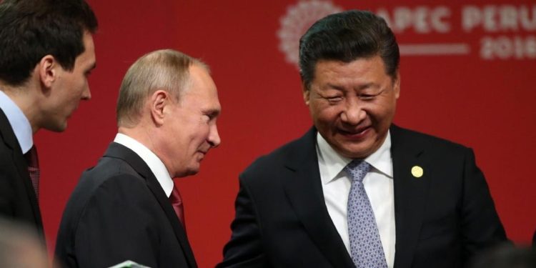 Vladimir Putin con Xi Jinping (LaPresse)