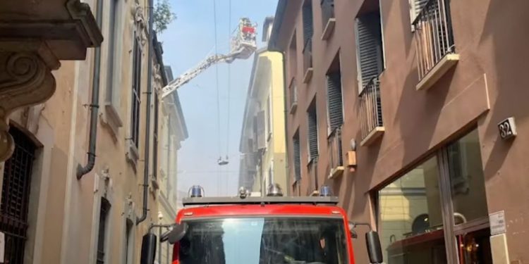 incendio via della spiga milano