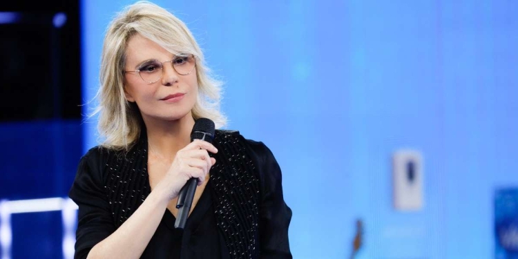 Maria De Filippi conduce Amici 22