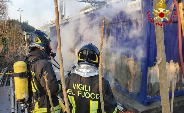 Incendio Gallarate, foto dei Vigili del Fuoco