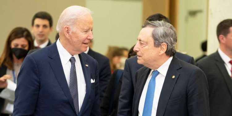 Il presidente Usa Joe Biden con Mario Draghi, presidente del Consiglio (LaPresse)