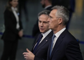 Il segretario di Stato Usa, Anthony Blinken, e il segretario generale della Nato, Jens Stoltenberg (LaPresse)