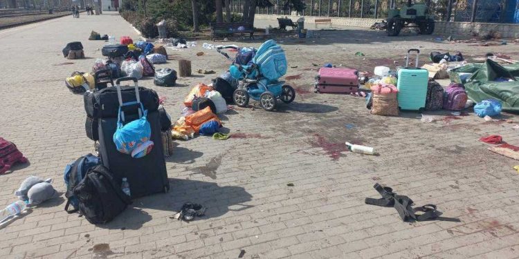 Guerra in Ucraina, missili sui civili in fuga alla stazione di Kramatorsk (Foto: 2022, LaPresse)