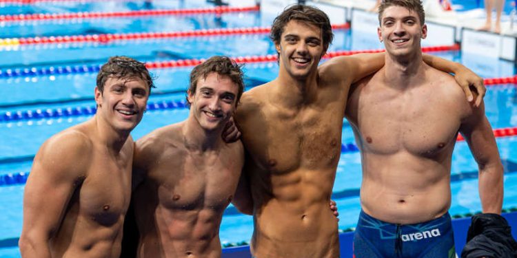 staffetta mista Italia nuoto