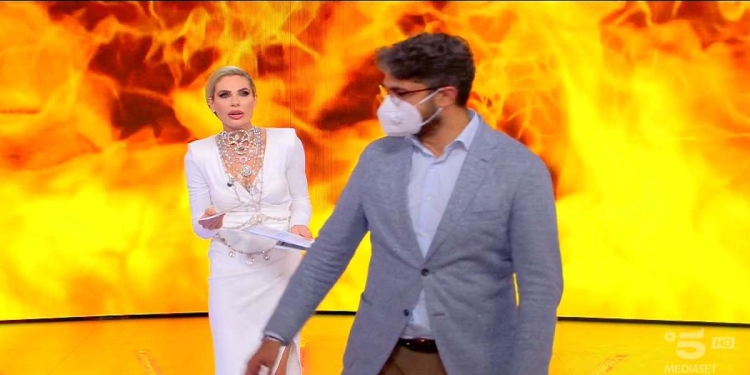 Ilary Blasi assistente Isola dei Famosi