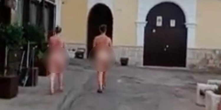 turiste nude Gallipoli