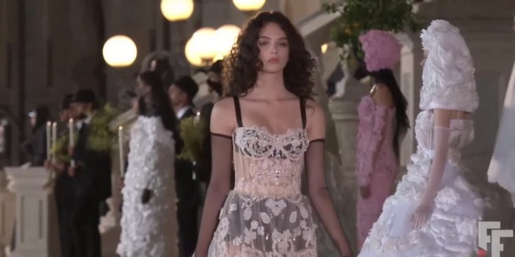 Deva_Cassel_DolceGabbana_AltaModa_Full-Show_youtube_2022