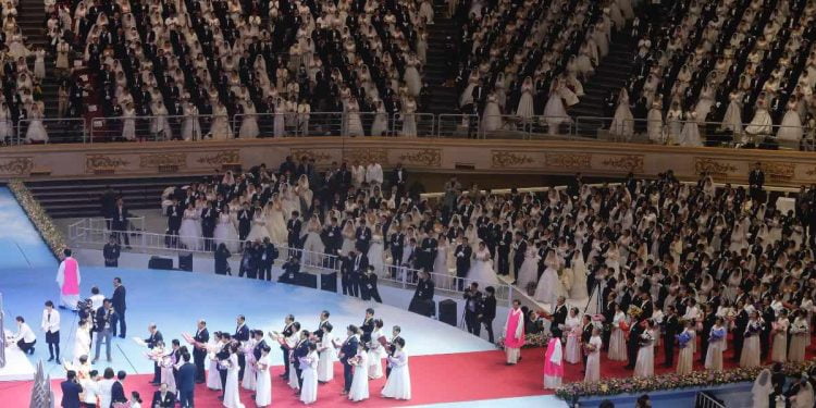 Matrimonio di massa della Chiesa dell'Unificazione (Foto: 2020, LaPresse)