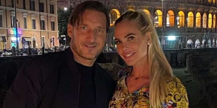 Francesco Totti e Ilary Blasi
(Foto: web)