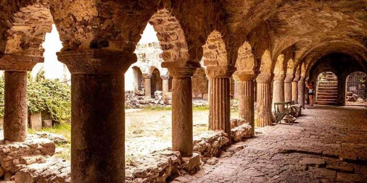 Lipari, Chiostro benedettino (foto dal web)