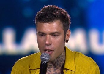 Fedez sul palco del Battiti Live 2022