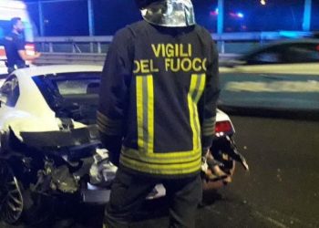 Incidente Audi R8 sul Gra di Roma (Foto: Vigili del Fuoco)